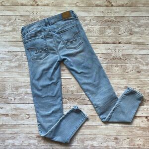 American Eagle Outfitters Light Wash Destructed Jeans Size 0 Regular